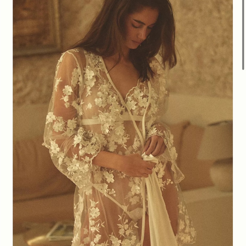 White Floral Wrap Robe Intimates